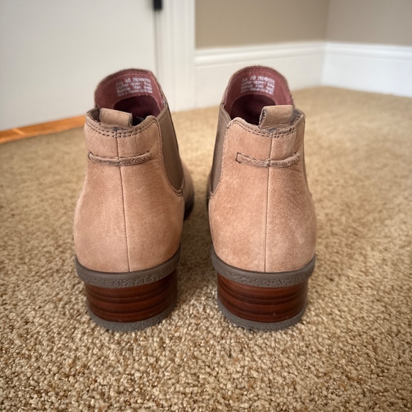 Dansko Waterproof Leather Tan Boot - Picture 4 of 7
